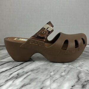Dr Scholls Dance go play slip on clogs mules brown. Women’s size 7
